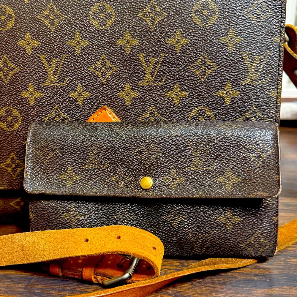 Authentic LV Sara Long Wallet
